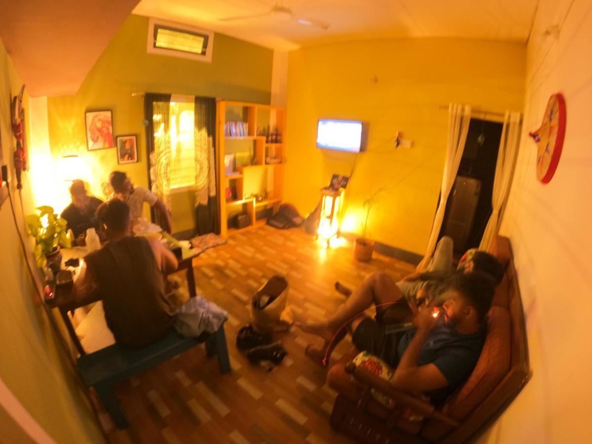 Stargaze Backpackers Hostel Гувахати Экстерьер фото