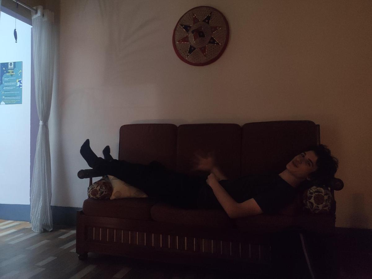 Stargaze Backpackers Hostel Гувахати Экстерьер фото