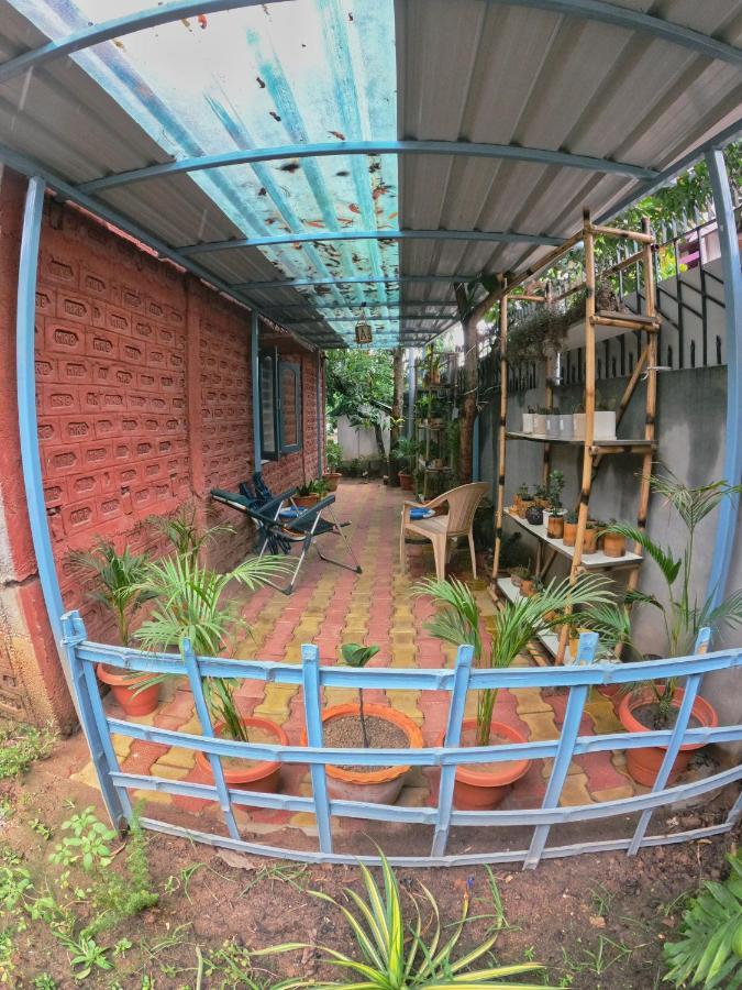 Stargaze Backpackers Hostel Гувахати Экстерьер фото