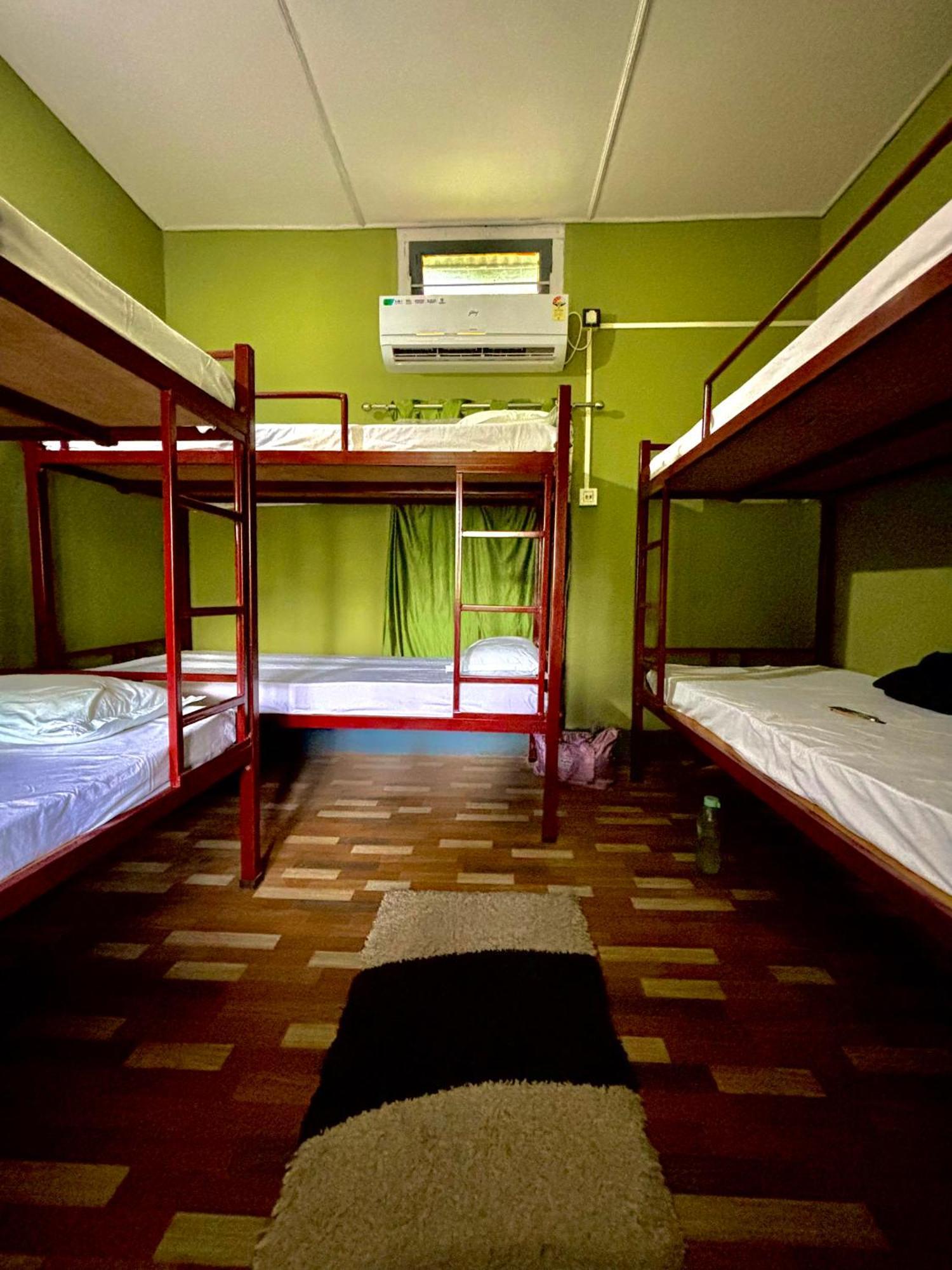 Stargaze Backpackers Hostel Гувахати Экстерьер фото