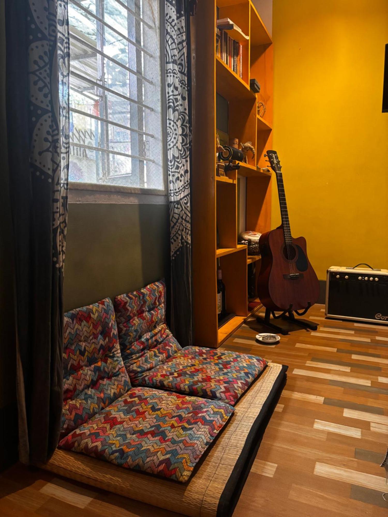 Stargaze Backpackers Hostel Гувахати Экстерьер фото