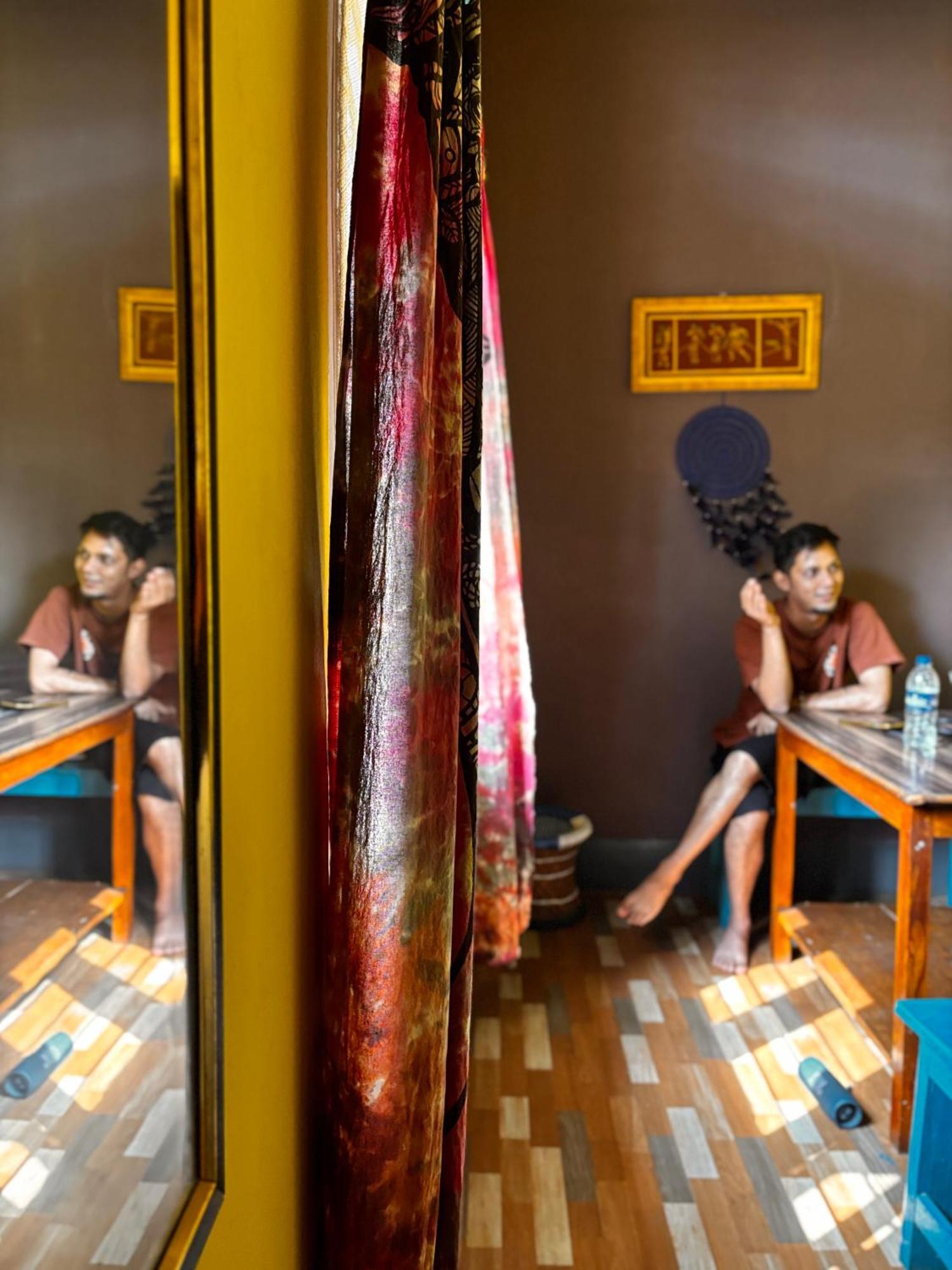 Stargaze Backpackers Hostel Гувахати Экстерьер фото
