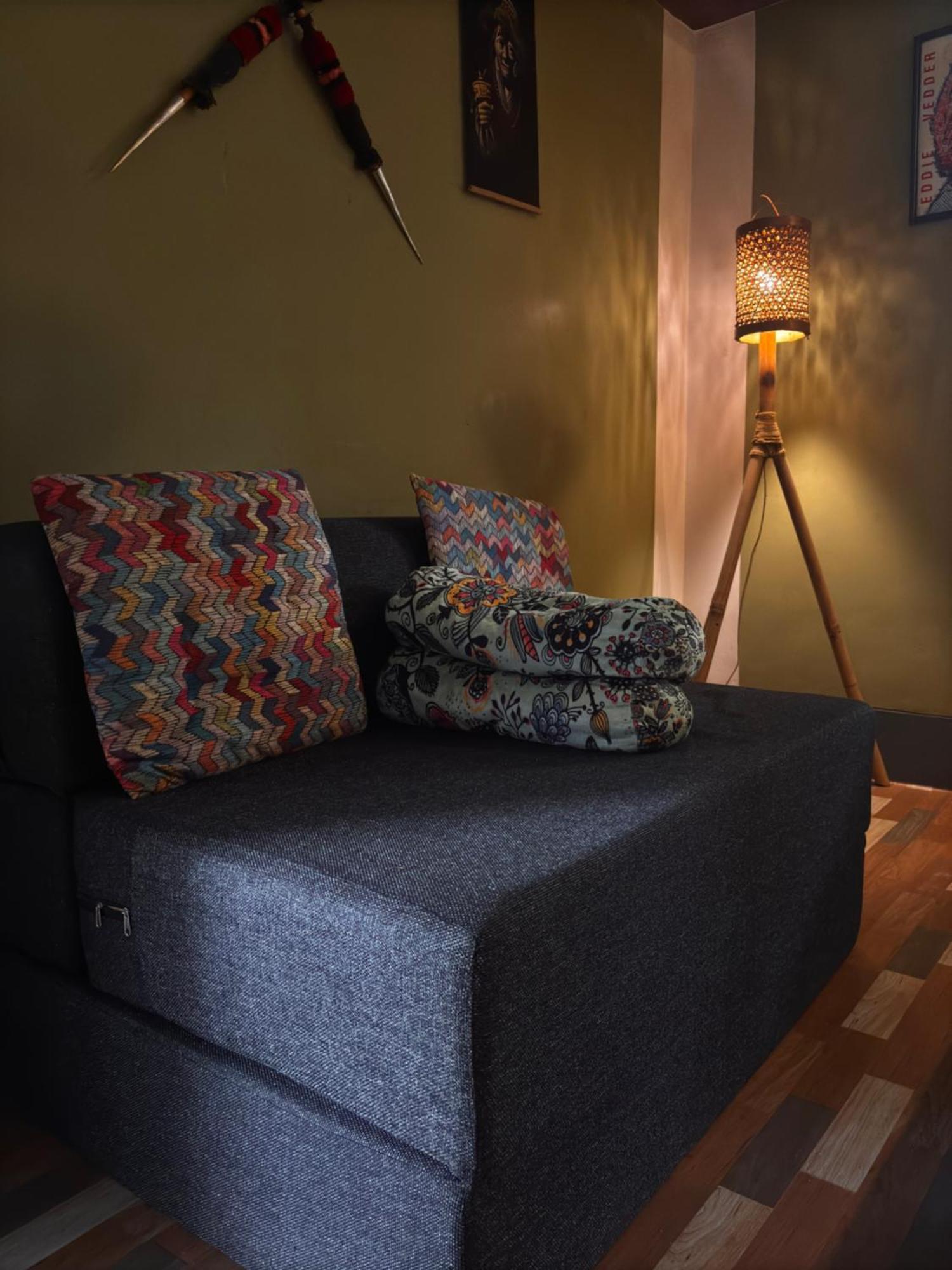 Stargaze Backpackers Hostel Гувахати Экстерьер фото