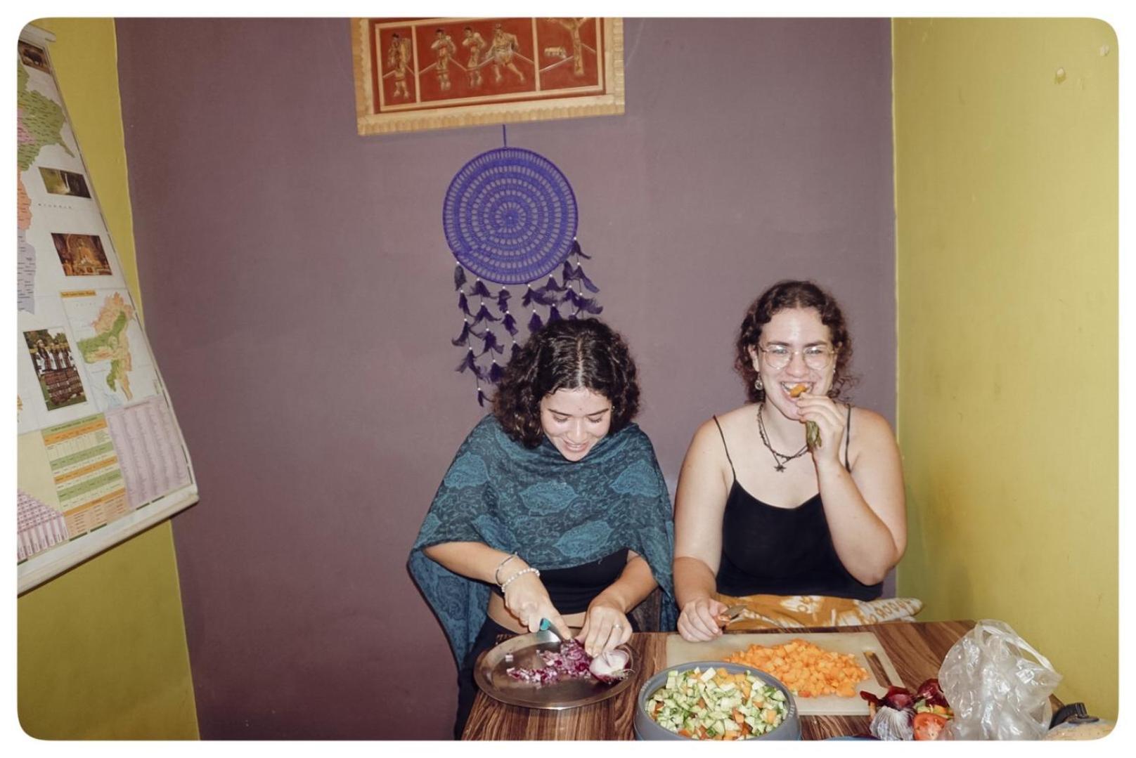 Stargaze Backpackers Hostel Гувахати Экстерьер фото